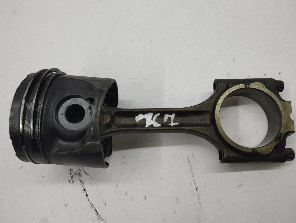 Piston with connecting rod