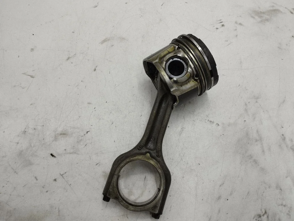 Piston with connecting rod 75L93