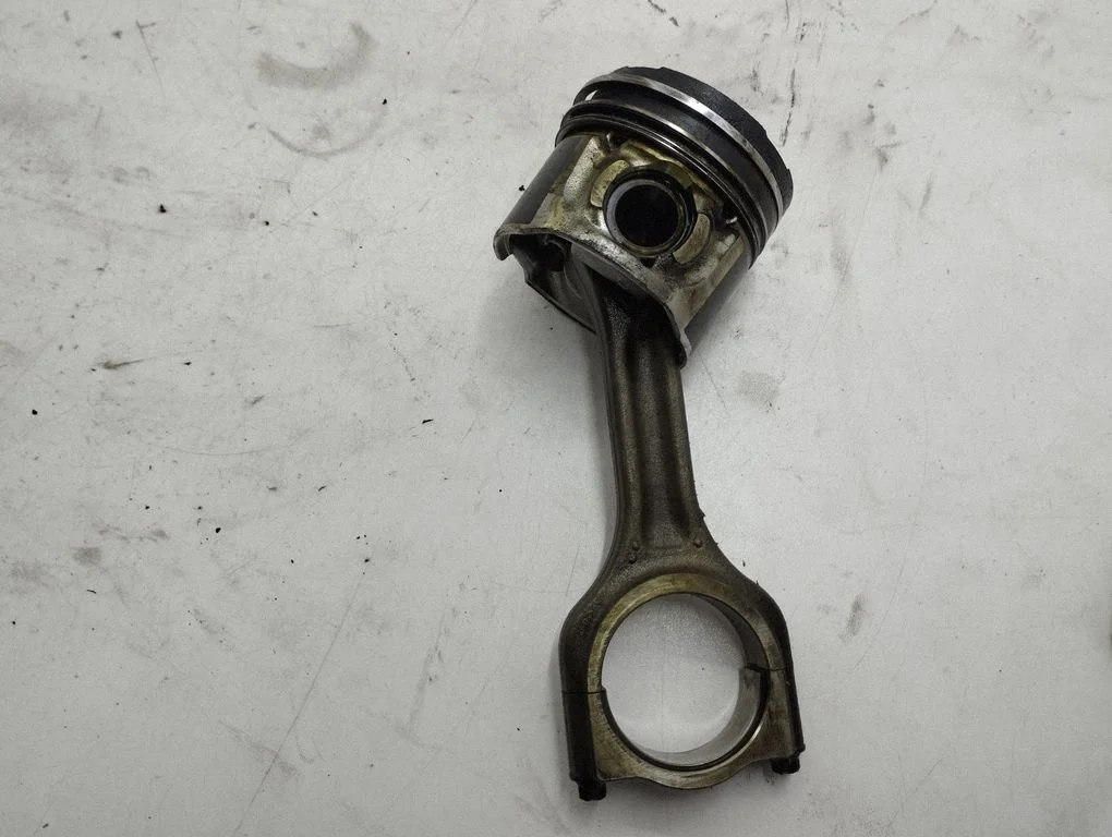 Piston with connecting rod 75L93