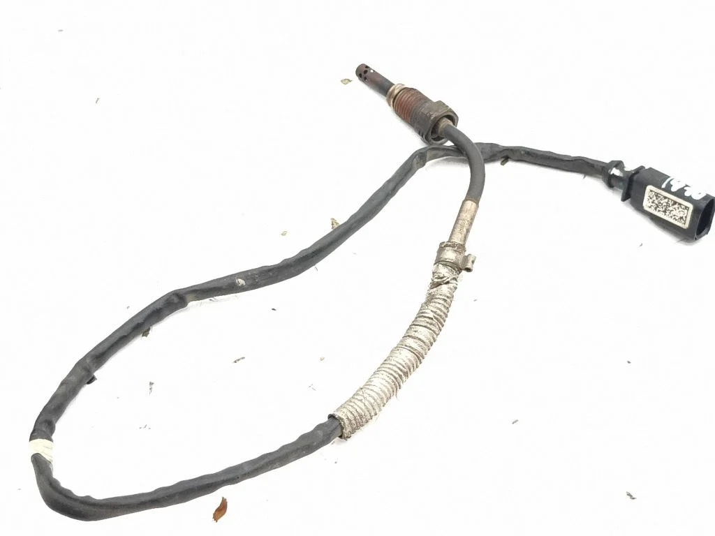 Czujnik temperatury spalin 04L906088HT