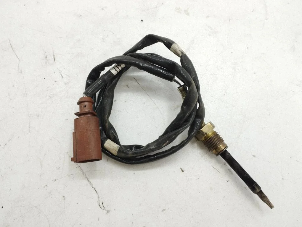 Czujnik temperatury spalin 04L908088