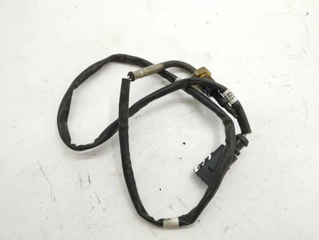 Czujnik temperatury spalin 04L906088