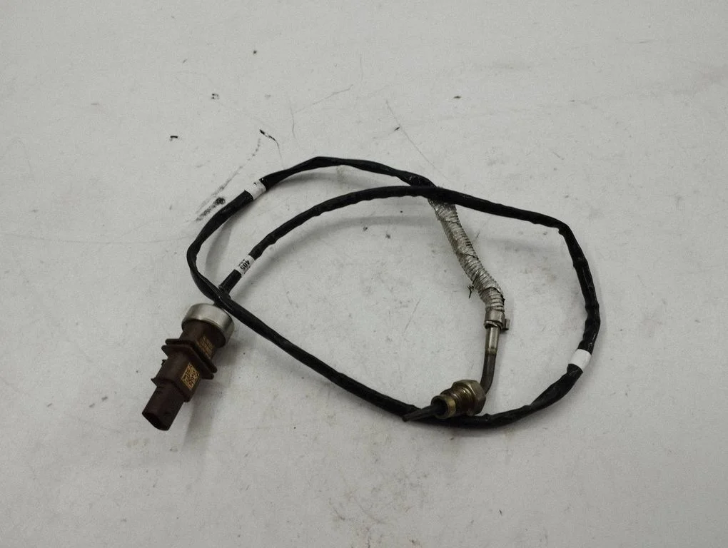Exhaust gas temperature sensor 04L919529E