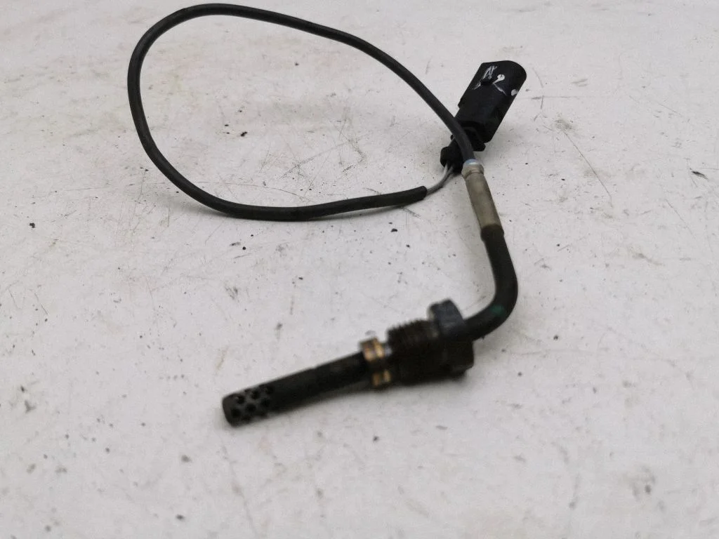 Exhaust gas temperature sensor 059906088BJ