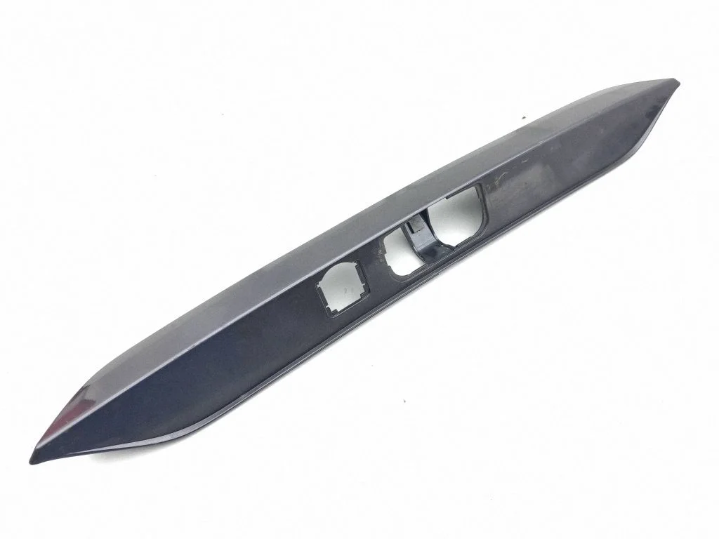 Tailgate trim 74890TLAA0