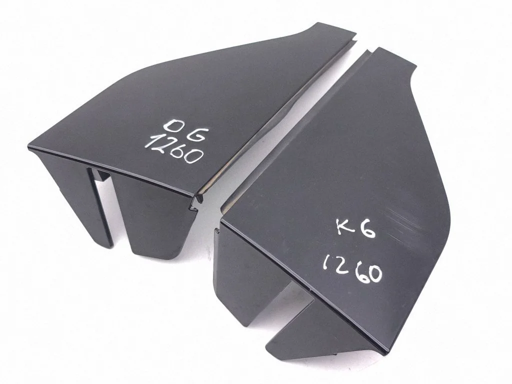 Tailgate trim LV4BS42947AFW