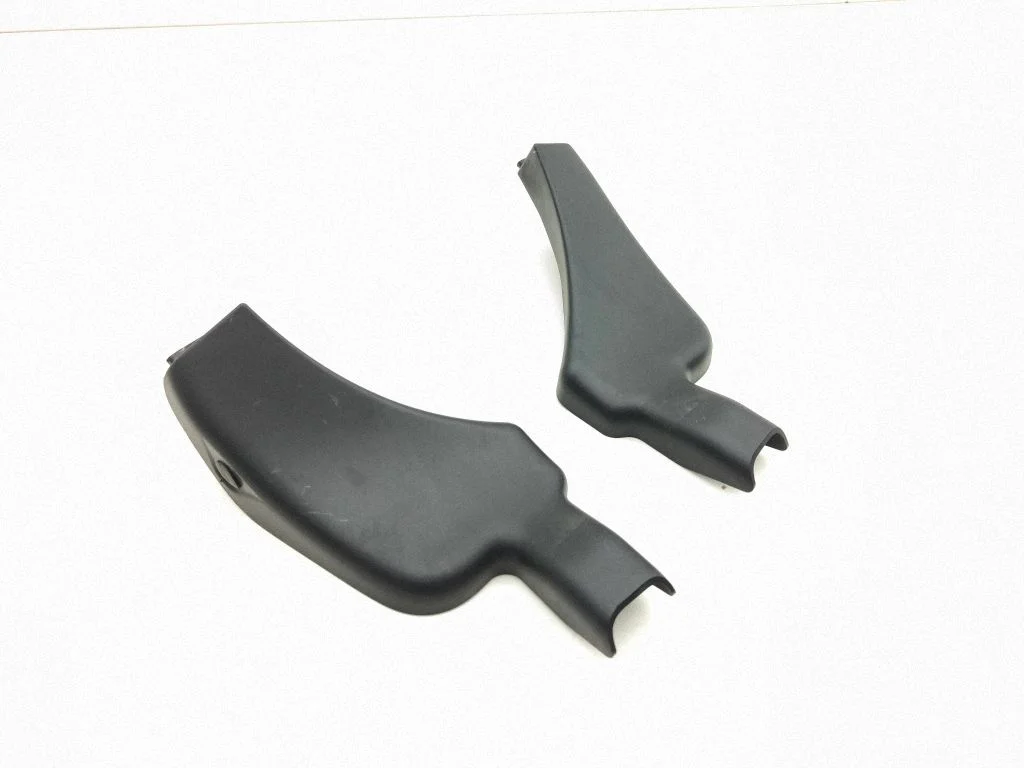 Tailgate trim J8A244251AD