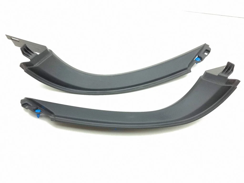 Tailgate trim 1009066000C