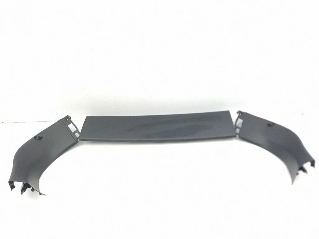 Tailgate trim 909005DA0A