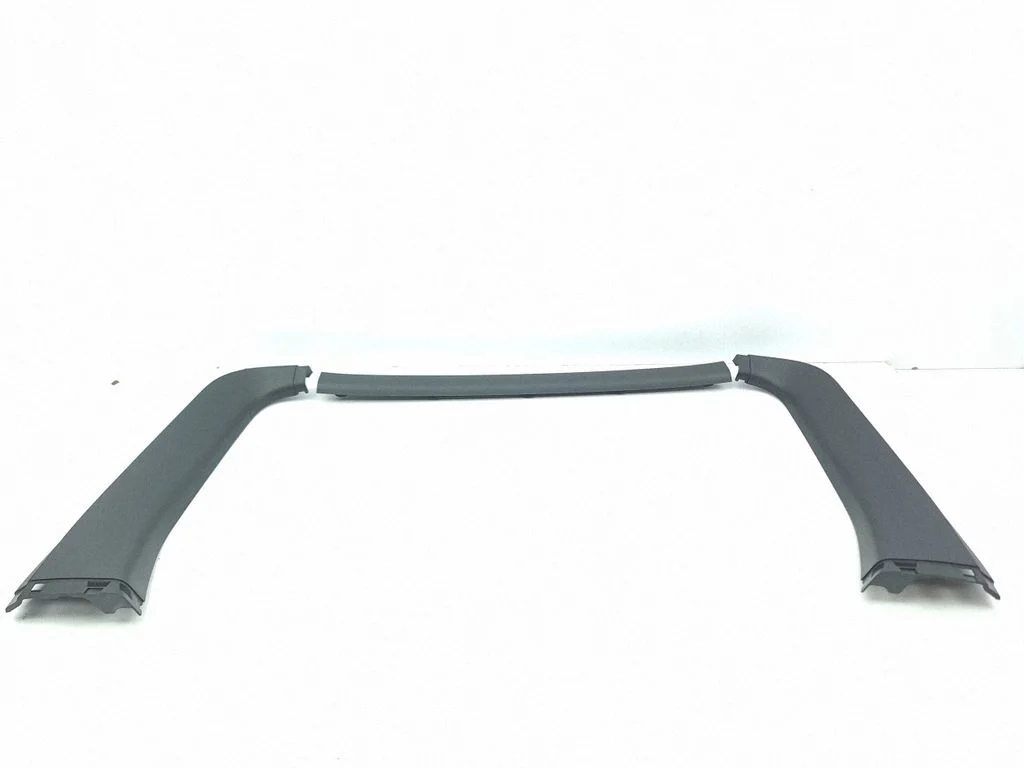 Tailgate trim – Nissan 370Z (2009-2020)