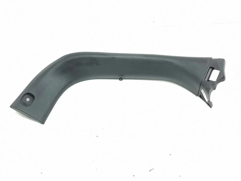 Tailgate trim 909036PA0A