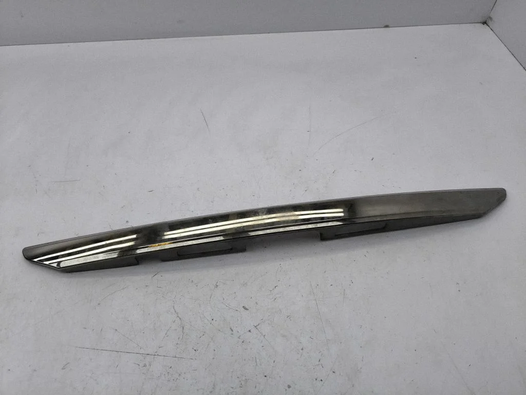 Aizmugurējā vāka apdare 7680152350