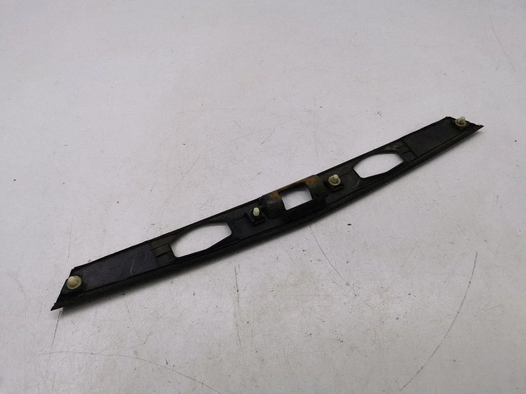 Aizmugurējā vāka apdare MPK74890