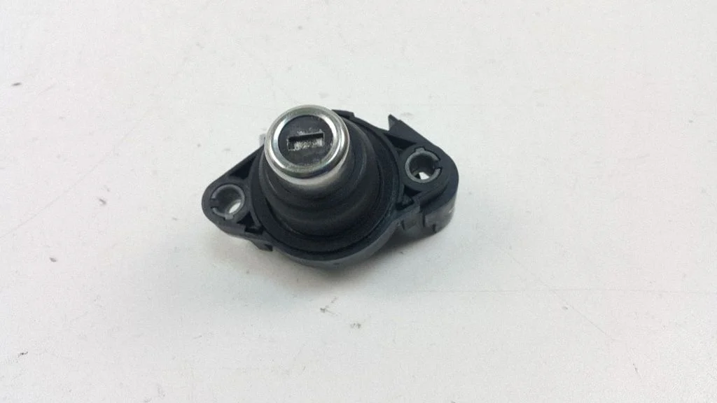 Tailgate exterior lock – BMW 7 Series E65 E66 (2001-2008)