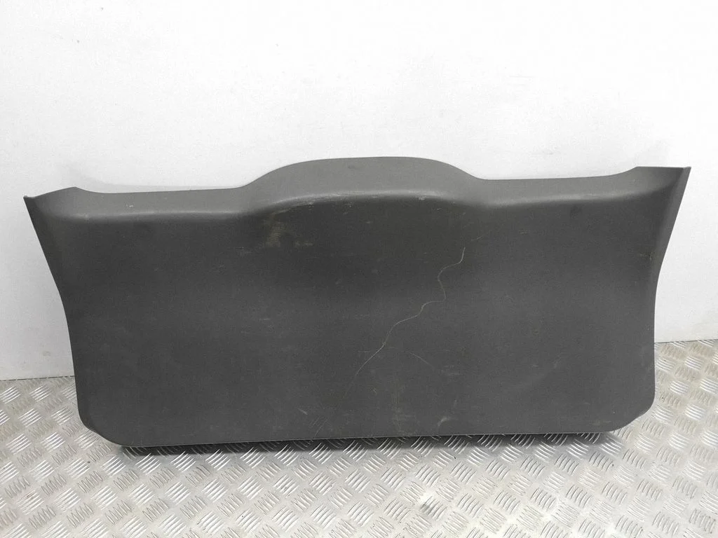 Tailgate trim 4S52784