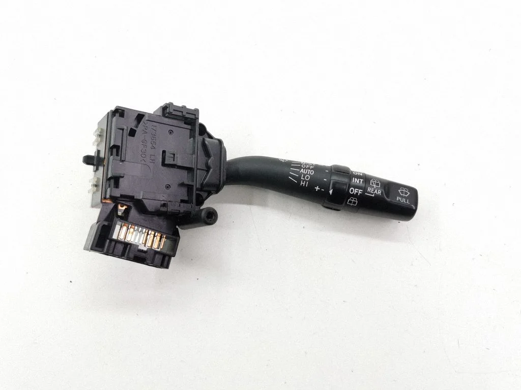 Wiper control stalk – Toyota Corolla Verso AR10 (2004-2009)