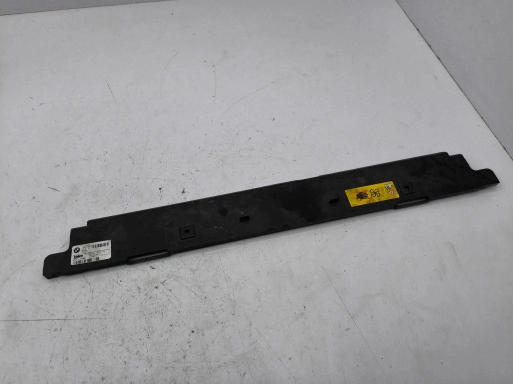 Radiatoru paneļa augšējā daļa – BMW i3 (2013-)
