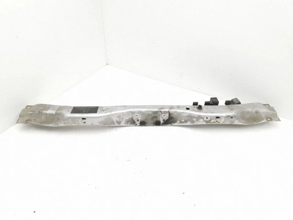 Radiaatori tugipaneeli ülaosa – Chrysler Voyager (2004-2007)