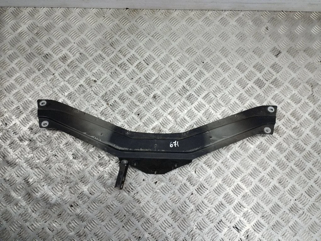 Top upper radiator support slam panel