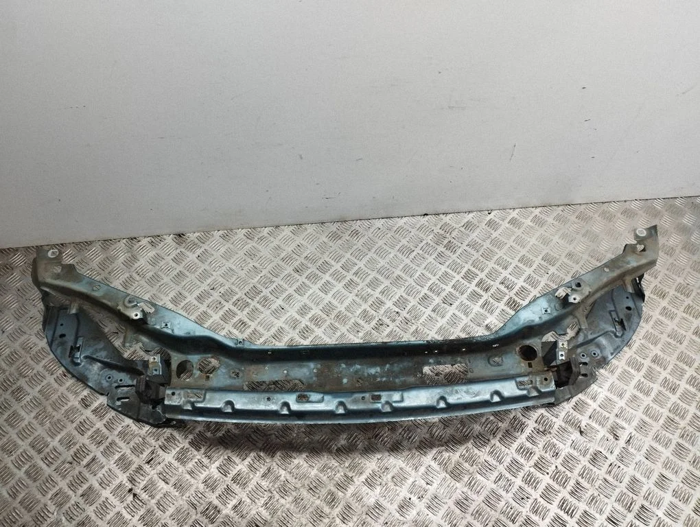 Radiatoru paneļa augšējā daļa