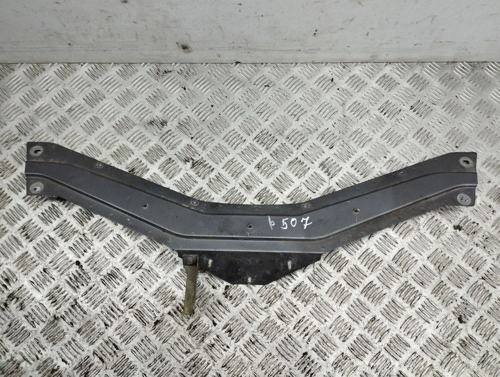 Top upper radiator support slam panel