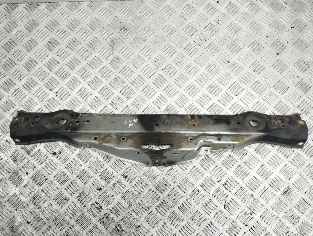 Top upper radiator support slam panel