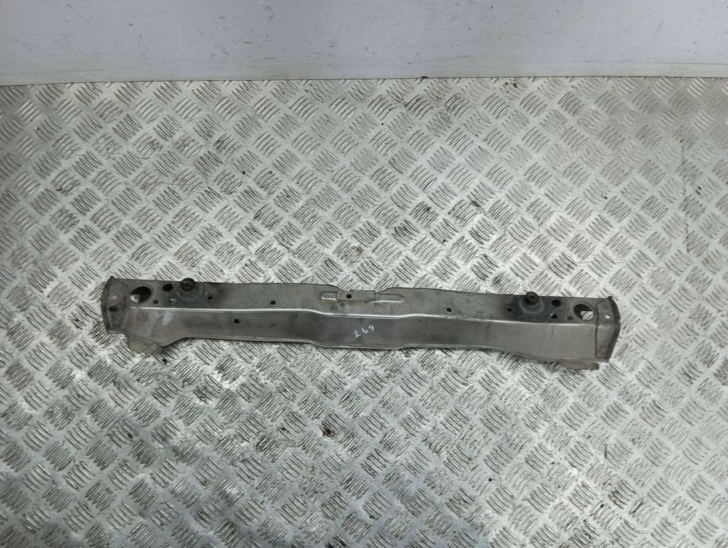 Top upper radiator support slam panel