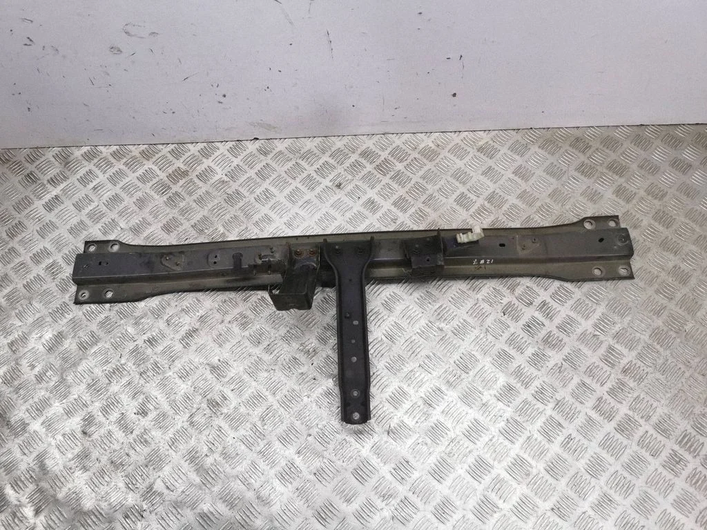 Radiatoru paneļa apakšējā daļa