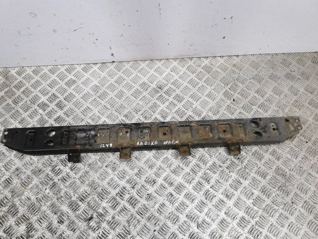 Radiatoru paneļa apakšējā daļa