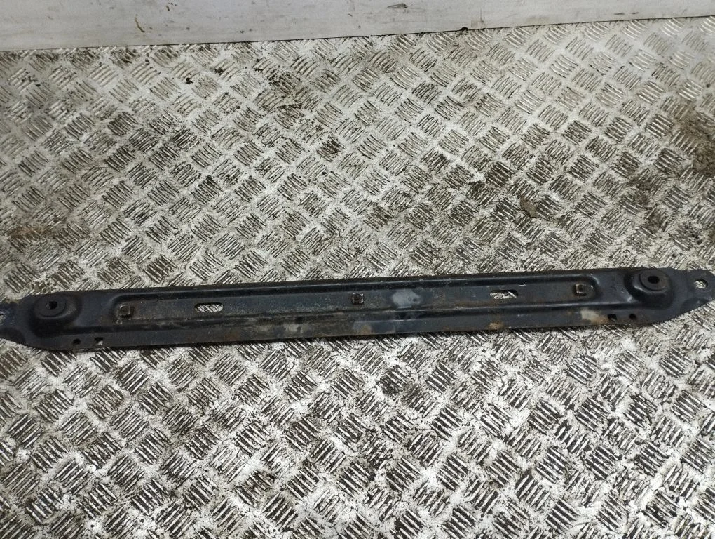 Radiatoru paneļa apakšējā daļa