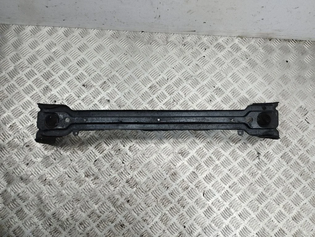 Bottom radiator support slam panel