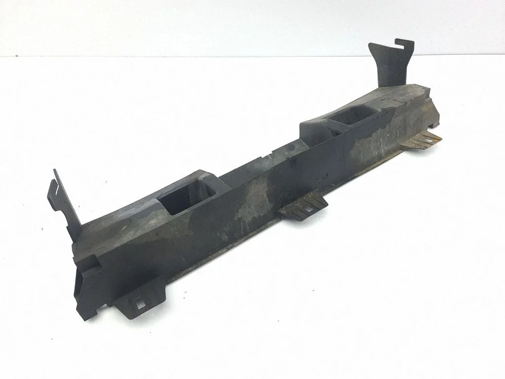 Radiatoru paneļa apakšējā daļa M161099