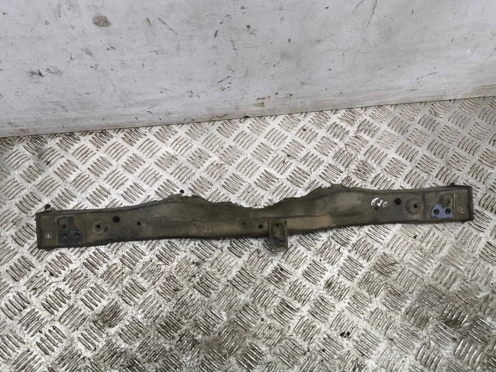 Radiatoru paneļa apakšējā daļa