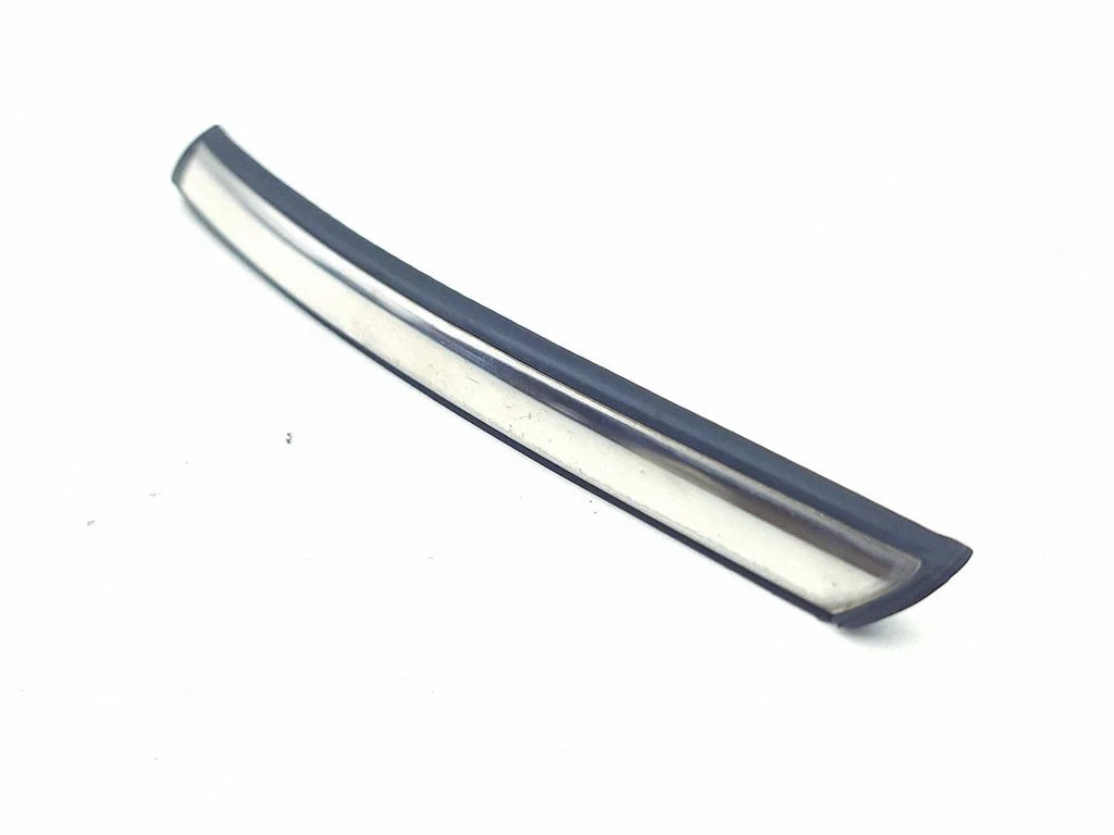 Fender trim (molding) – left