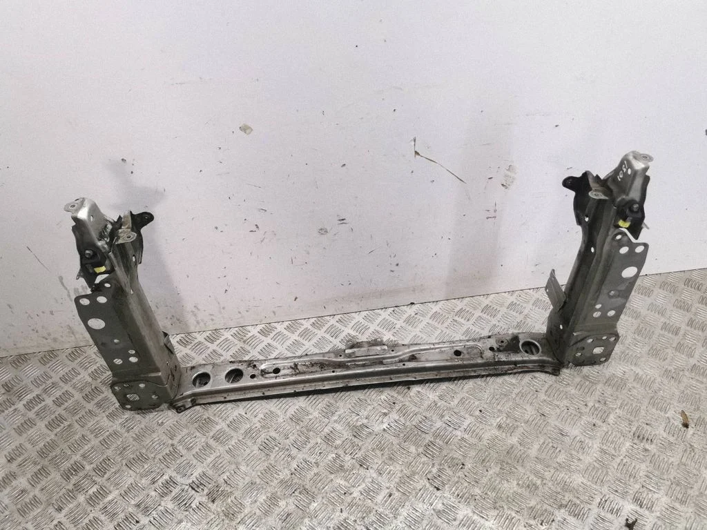 Radiatoru paneļa apakšējā daļa