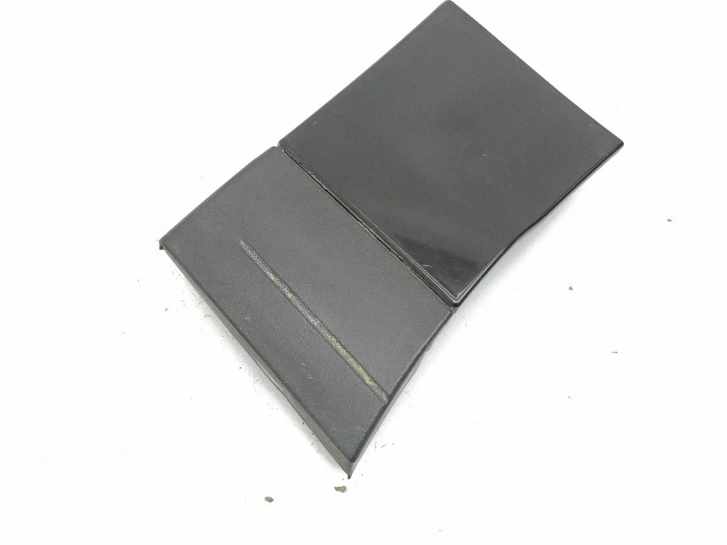 Spārna apdare (moldings) 7P5854959C