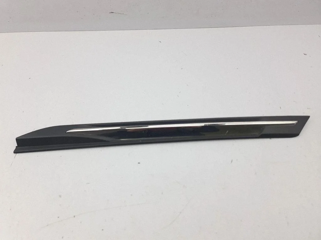 Fender trim (molding) 9814228777