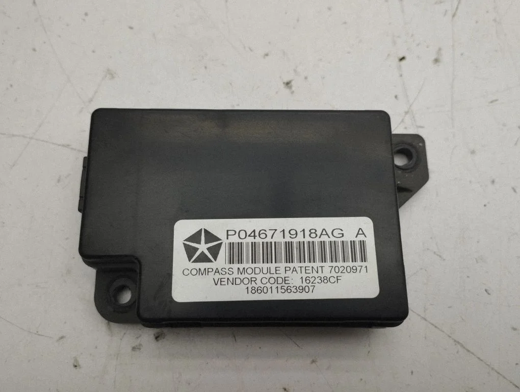 Navigācijas (GPS) vadības bloks – Chrysler Town & Country V (2008-2016)