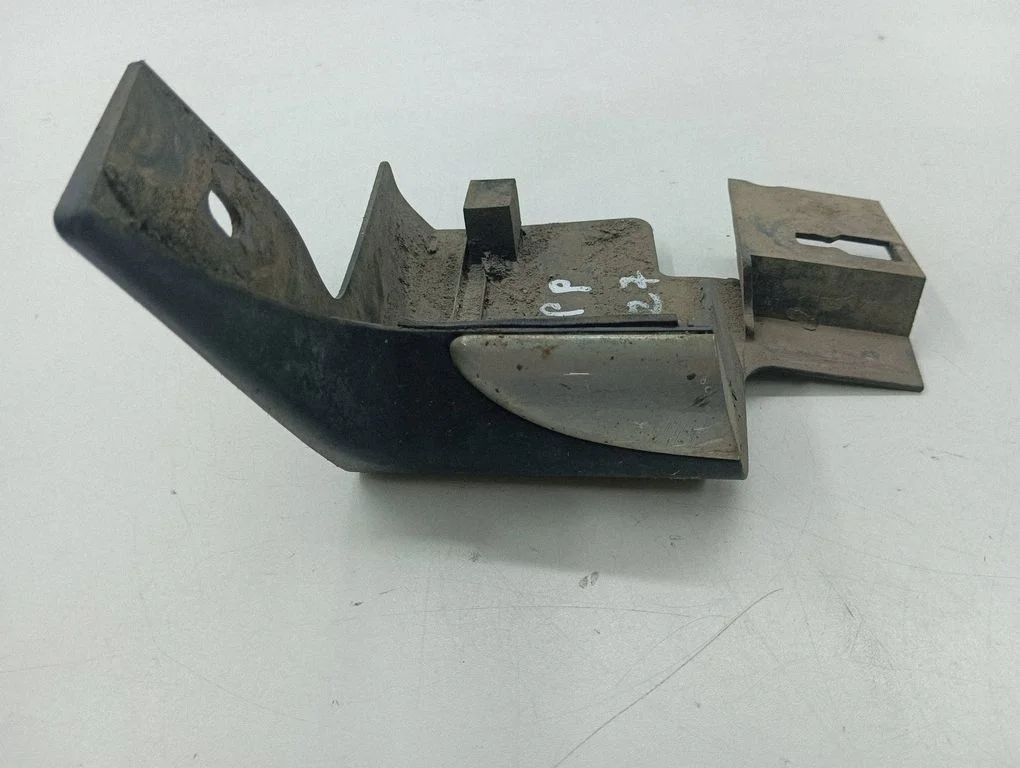 Fender trim (molding) – left
