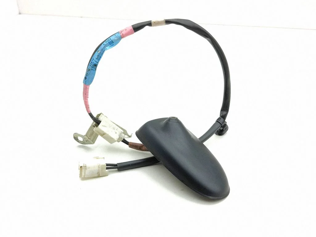 Aerial GPS antenna – Toyota RAV 4 (XA40) (2012-2018)