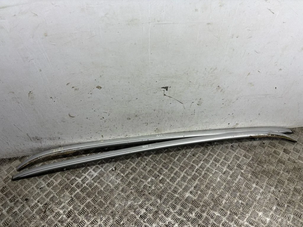 Roof bar rail