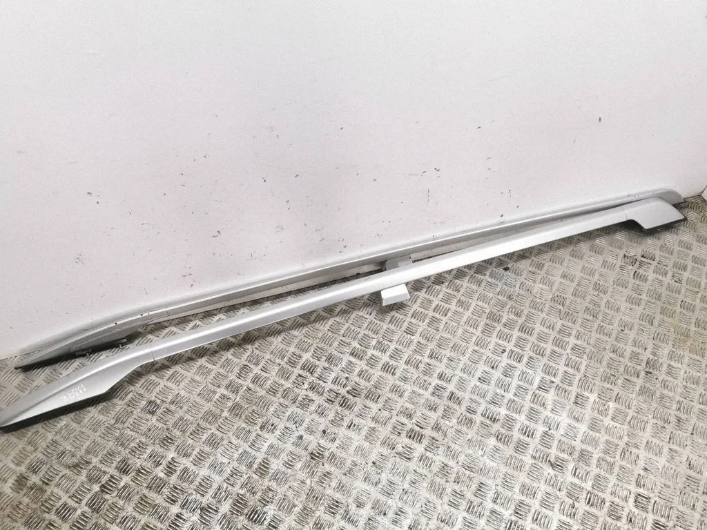 Roof bar rail