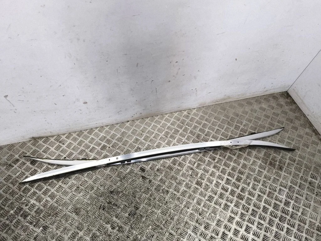 Roof bar rail