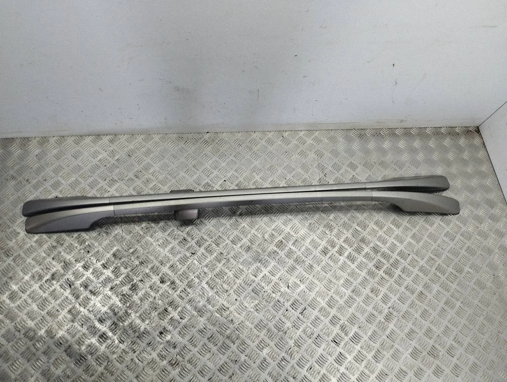 Roof bar rail