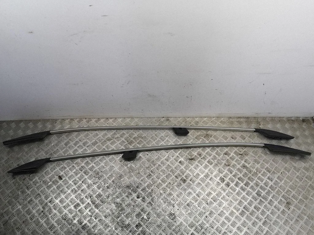 Roof bar rail