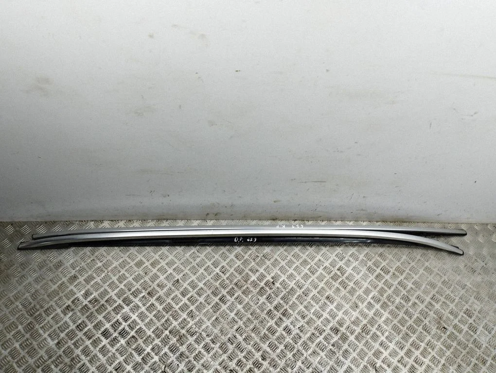 Roof bar rail
