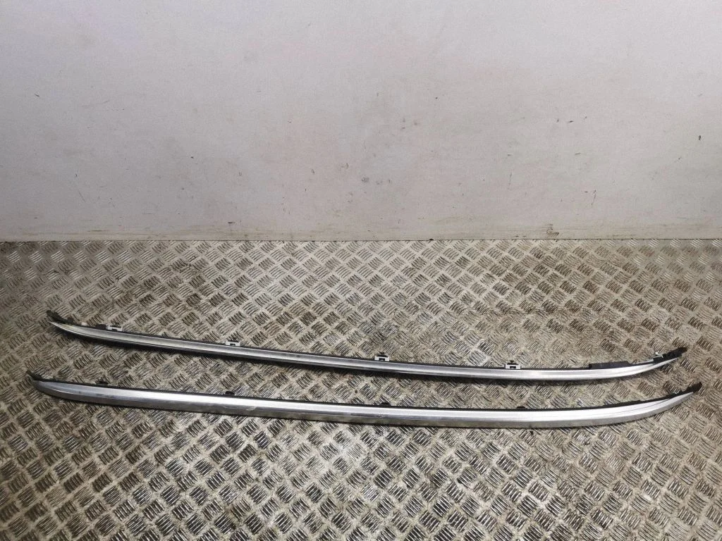 Roof bar rail
