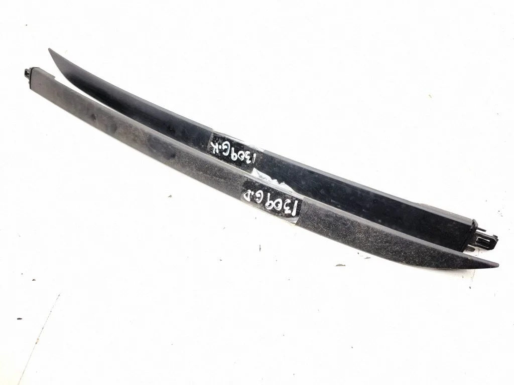 Katuse liist „molding" 10A853703C