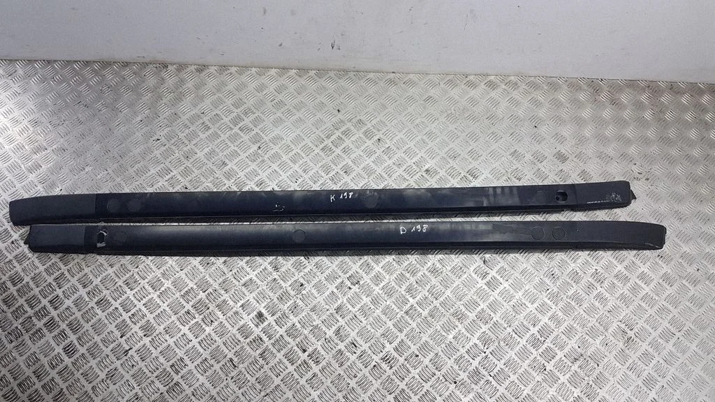 Roof trim bar molding cover