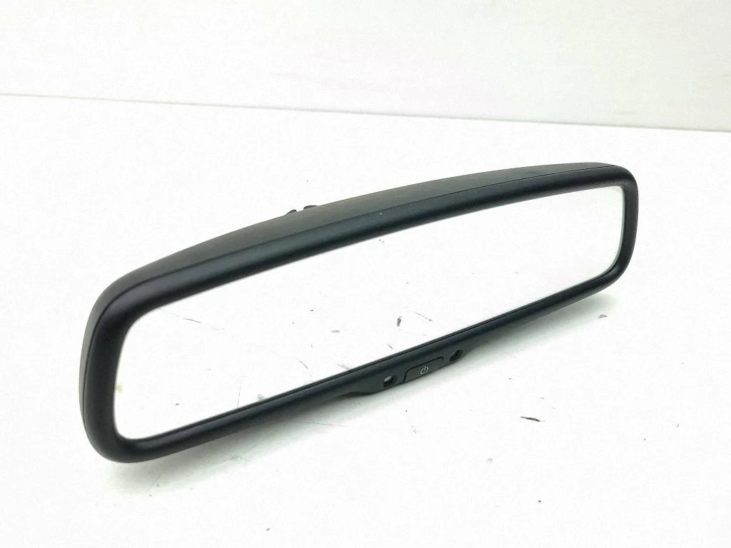 Rear view mirror (interior) E11015892